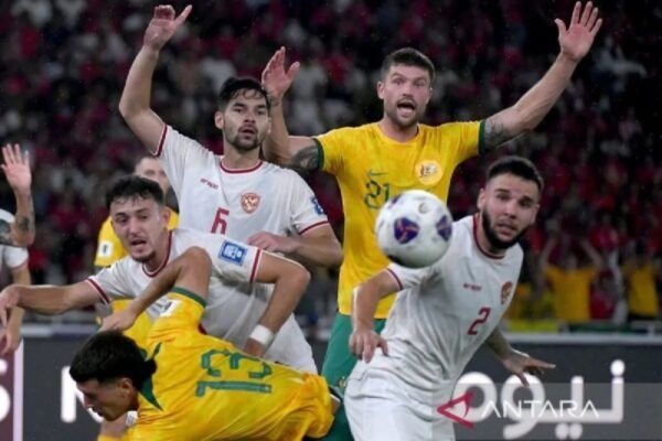 Berikut beberapa alternatif judul untuk "Lima Pertemuan Terakhir Indonesia Melawan Australia":

1. "Rekap Lima Duel Indonesia vs. Australia"
2. "Lima Pertandingan Terakhir: Indonesia vs. Australia"
3. "Menyingkap Lima Pertemuan Terakhir Timnas Indonesia Melawan Australia"
4. "Lima Laga Terakhir: Indonesia dan Australia Berseteru"
5. "Indonesia vs. Australia: Lima Pertandingan Penuh Kenangan"

Silakan pilih atau sesuaikan yang paling sesuai dengan kebutuhan Anda!