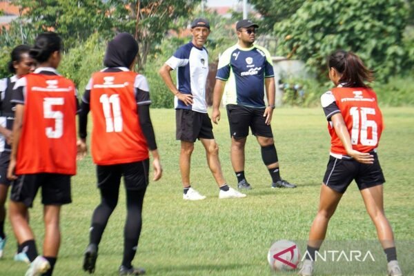 Ketum PSSI Menanggapi Pembatalan Naturalisasi Djenna de Jong