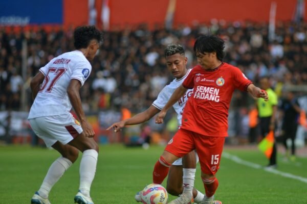 Semen Padang Masih Berjuang: Hasil Imbang 1-1 Melawan Persik