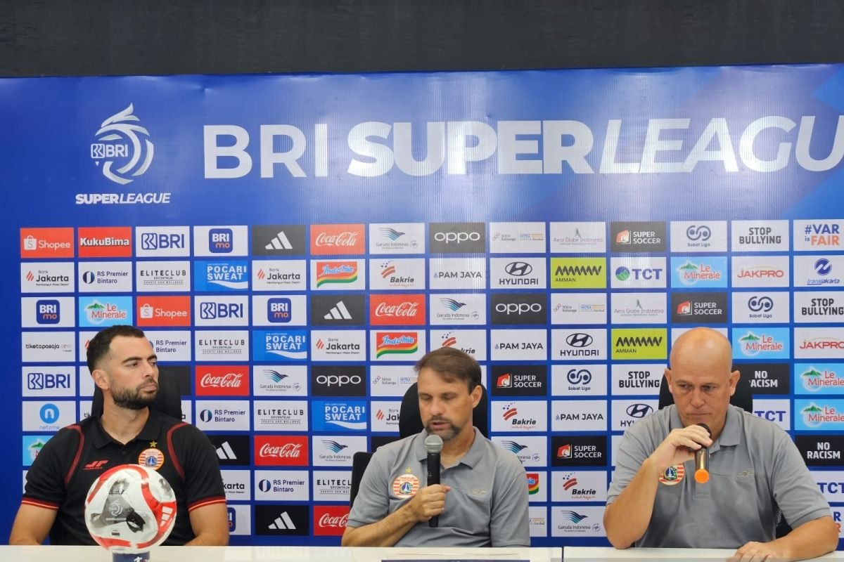 Berikut beberapa alternatif judul untuk "Mauricio Souza Tak Janjikan Persija Bermain Cantik":

1. "Mauricio Souza: Kecantikan Permainan Bukan Janji Utama untuk Persija"
2. "Persija di Bawah Arahan Mauricio Souza: Fokus pada Hasil, Bukan Estetika"
3. "Mauricio Souza: Janji Kemenangan Lebih Penting daripada Permainan Indah"
4. "Pelatih Baru Persija, Mauricio Souza, Utamakan Strategi daripada Permainan Cantik"
5. "Mauricio Souza: Mengutamakan Efektivitas, Bukan Hanya Estetika Bermain untuk Persija"
6. "Persija di Era Mauricio Souza: Menyongsong Hasil, Mengesampingkan Janji Permainan Indah"
7. "Mauricio Souza Menegaskan: Kecantikan Permainan Bukan Prioritas di Persija"

Semoga alternatif judul di atas sesuai dengan yang Anda inginkan!