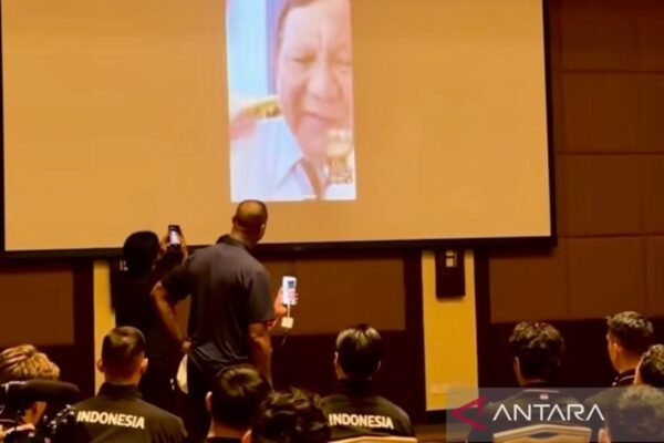 Prabowo Melakukan Panggilan Video untuk Tim Nasional Indonesia